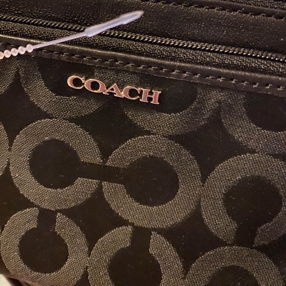 Coach wristlet wallet